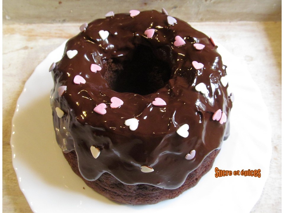 Gâteau léger au chocolat avec glaçage